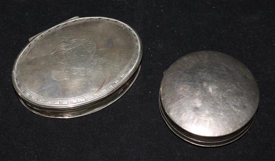 Two continental silver snuff boxes including Dutch, largest 7.5cm.